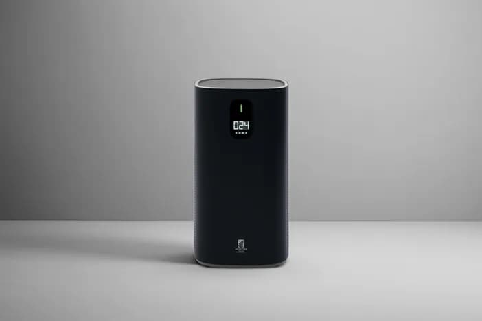 Air purifier ecoCare Pure60 berwarna hitam